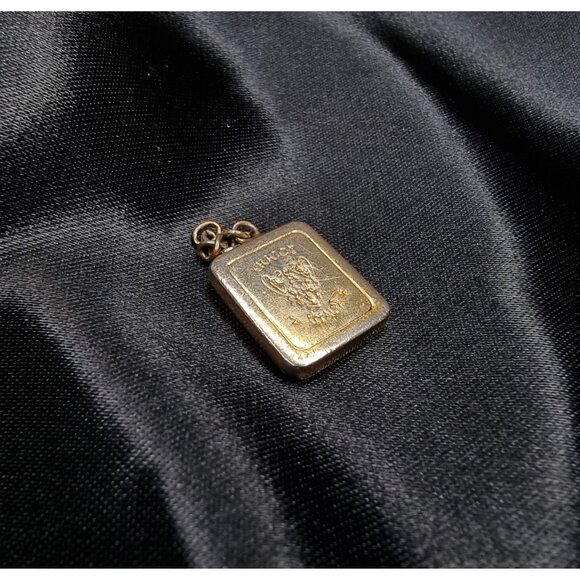 Vintage Authentic GUCCI Retired Gold-Tone Pendant Keychain With Crest Design - Picture 3 of 4